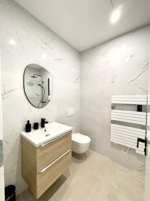 Appartement Moderne + Parking A 50M De La Mer 라시오타 외부 사진
